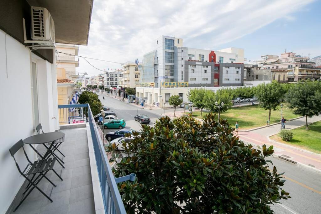 Belajo Central Apartment And Jacuzzi !! Volos Eksteriør billede