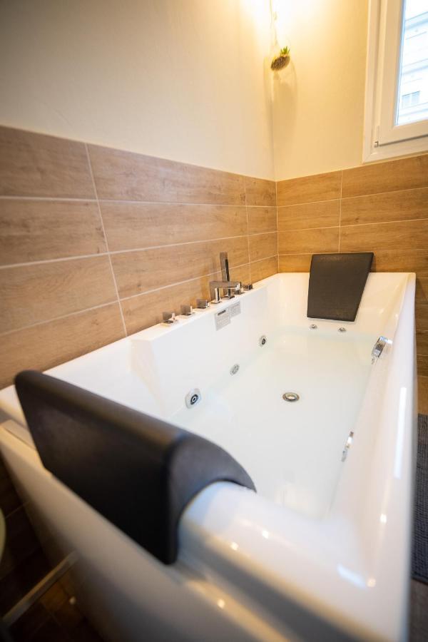 Belajo Central Apartment And Jacuzzi !! Volos Eksteriør billede